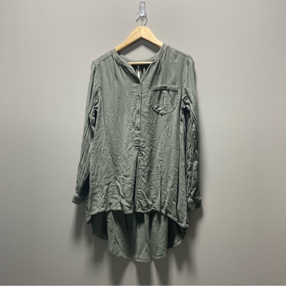 Free People Tops - 3/$30 Free People Green Tunic Length Rayon Top